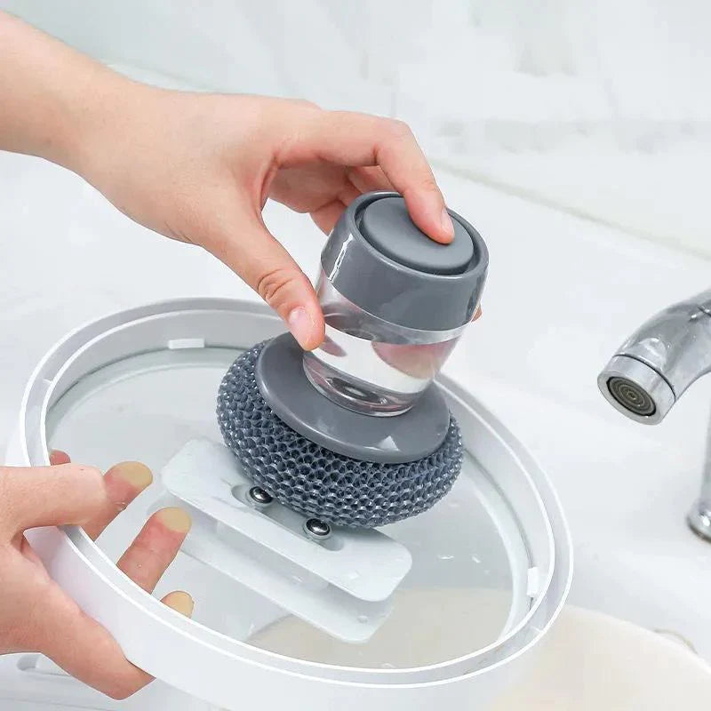 📢📢50% OFF !! ⏰ Kitchen Soap Press Dispensing Palm Brush – Built-In Soap Dispenser, Ergonomic Grip & Perfect for Dishes & Pans 🧼