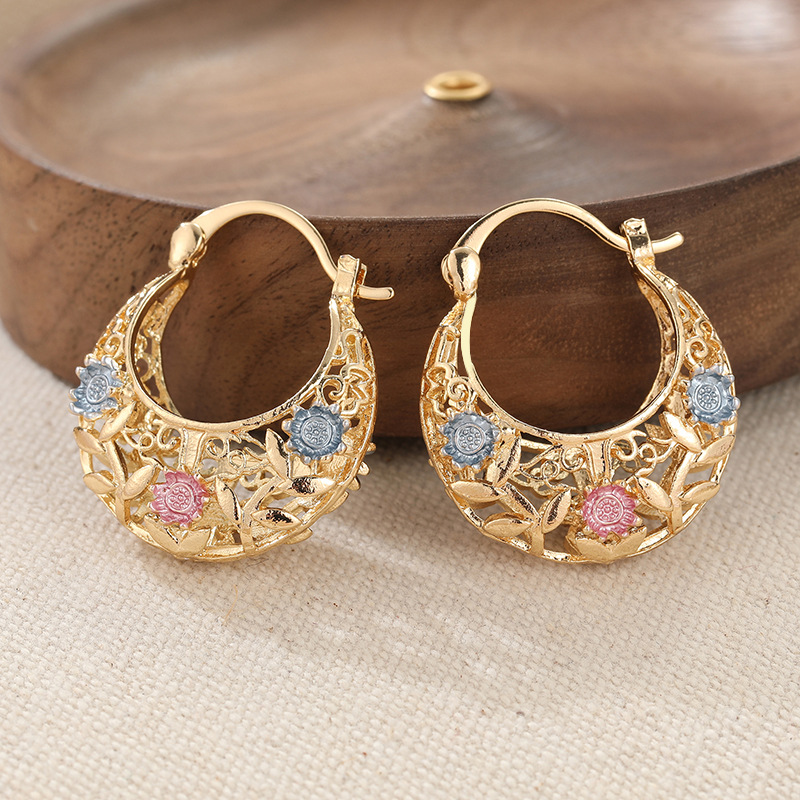 📢📢50% OFF !! ⏰Gold-Plated Crescent Hoop Earrings with Enamel Flowers