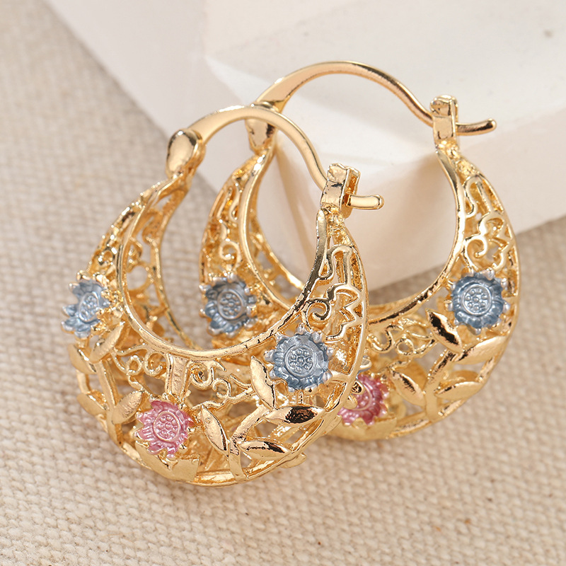 📢📢50% OFF !! ⏰Gold-Plated Crescent Hoop Earrings with Enamel Flowers