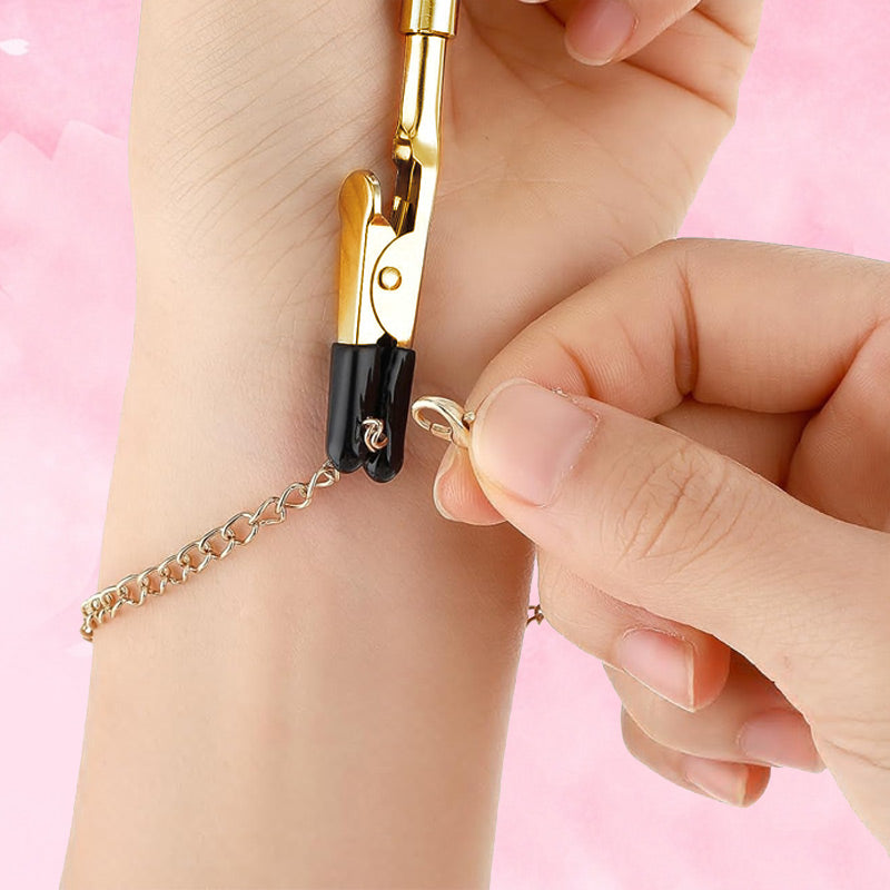📢📢50% OFF !! ⏰Portable Bracelet Clasp Tool – Easy Jewelry Closing Helper